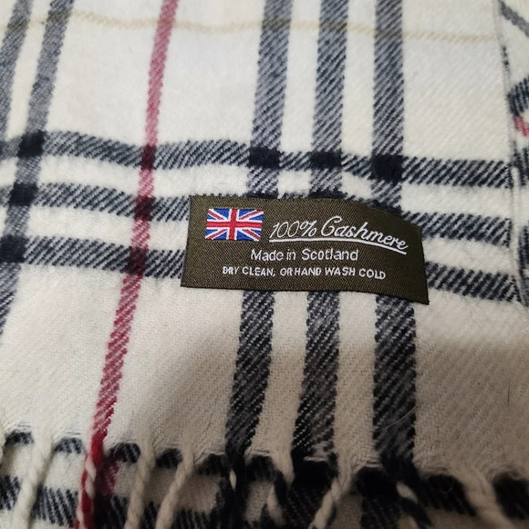 Women's 100% Cashmere White Plaid Scarf made in Scotland - Picture 3 of 4